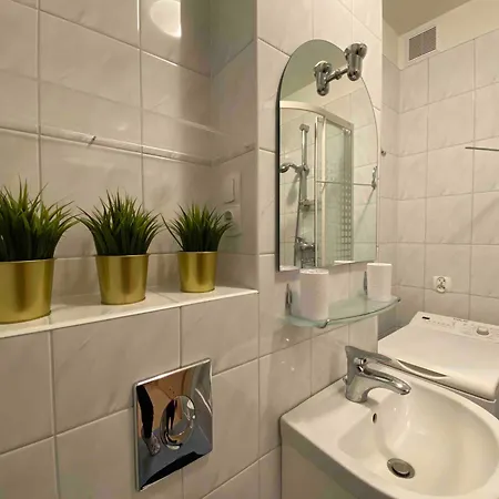 Apartment 2-pokojowe Mieszkanie Ul. Zlota *